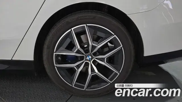 BMW 5 Series 2026 — Photo 28/34