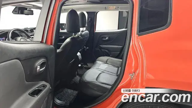 Jeep Renegade 2020 — Şəkil 26/32