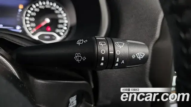 Jeep Renegade 2020 — Şəkil 29/32