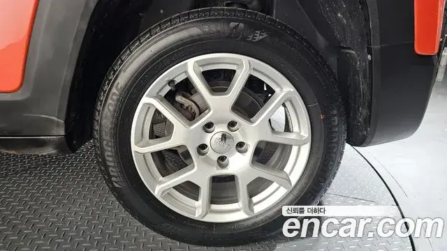 Jeep Renegade 2020 — Şəkil 19/32