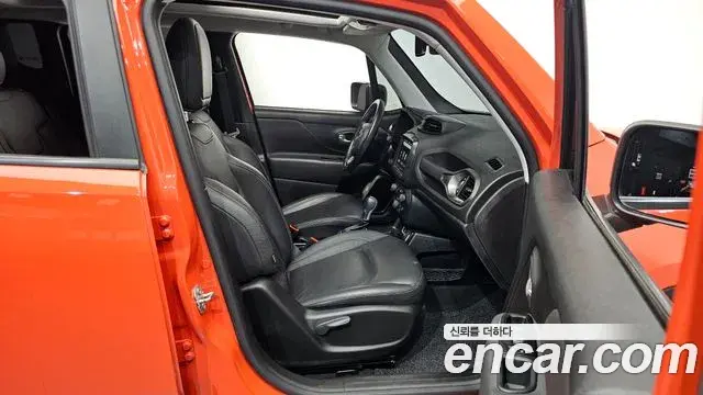Jeep Renegade 2020 — Şəkil 30/32