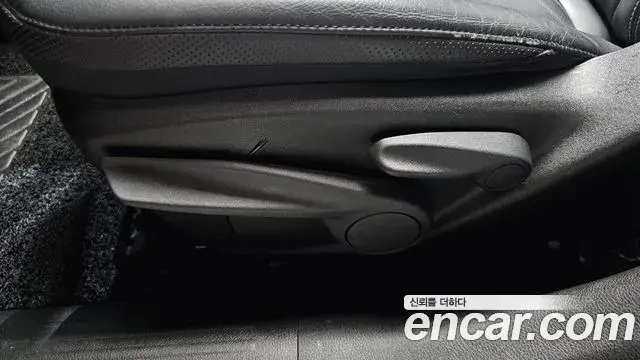 Jeep Renegade 2020 — Şəkil 16/32