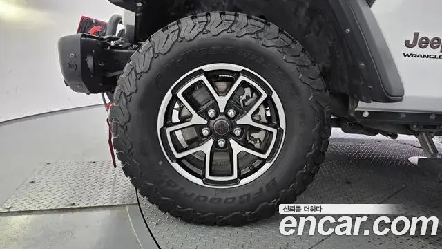 Jeep Wrangler 2024 — Photo 18/35