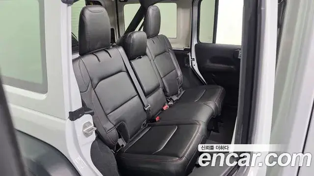 Jeep Wrangler 2024 — Photo 27/35