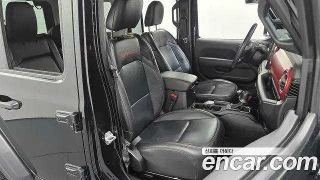 Jeep Wrangler 2021 — Photo 20/20
