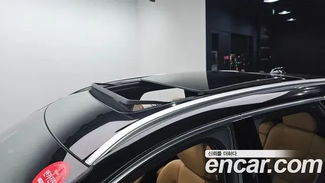 Volvo XC60 2021 — ფოტო 18/20