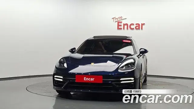 Porsche Panamera 2022 — ფოტო 20/33