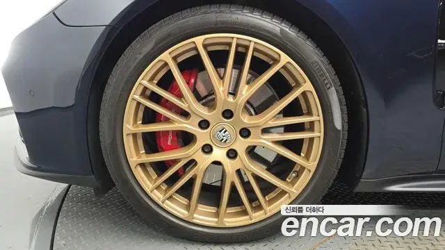 Porsche Panamera 2022 — ფოტო 3/33