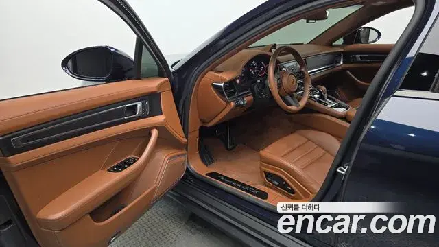 Porsche Panamera 2022 — ფოტო 7/33