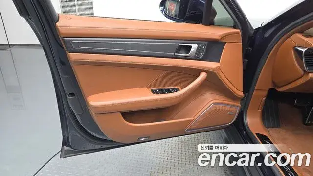 Porsche Panamera 2022 — ფოტო 10/33