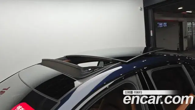 Porsche Panamera 2022 — ფოტო 28/33