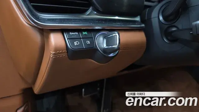 Porsche Panamera 2022 — ფოტო 22/33