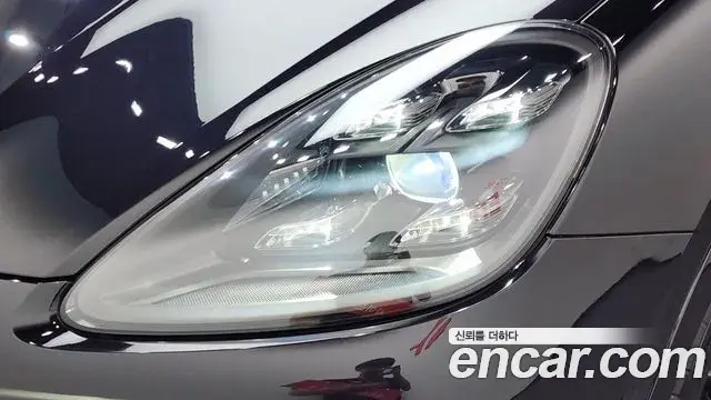 Porsche Cayenne 2019 — Şəkil 20/34
