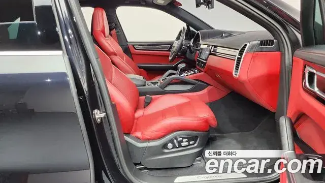 Porsche Cayenne 2019 — Şəkil 7/34