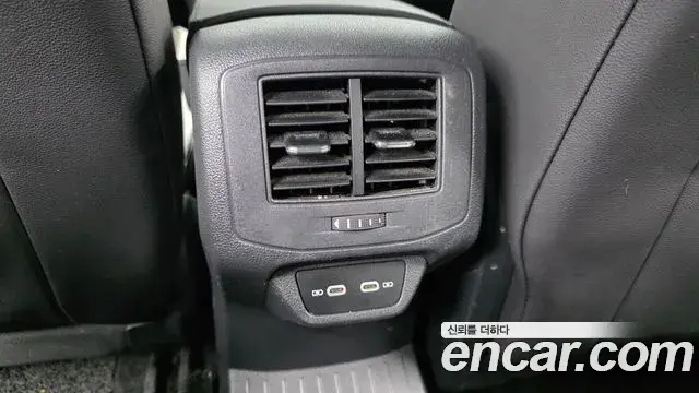 Volkswagen T-Roc 2021 — Şəkil 18/32