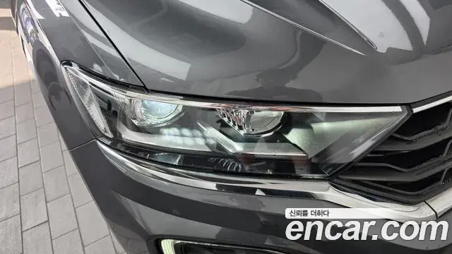 Volkswagen T-Roc 2021 — Şəkil 17/32