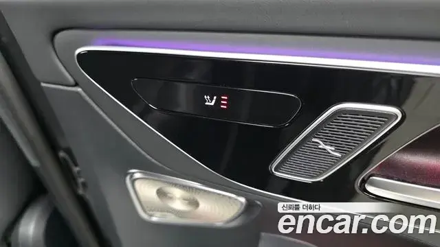 Mercedes-Benz GLC-Class 2025 — Photo 18/20