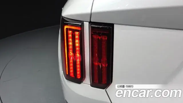 Kia Sorento 2022 — ფოტო 23/30