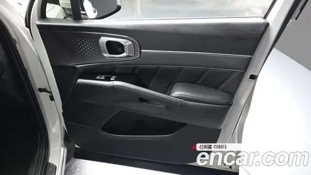 Kia Sorento 2022 — ფოტო 28/30
