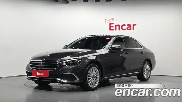Mercedes-Benz E-Class 2023 — Şəkil 12/20