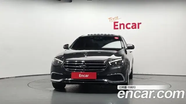Mercedes-Benz E-Class 2023 — Şəkil 16/20