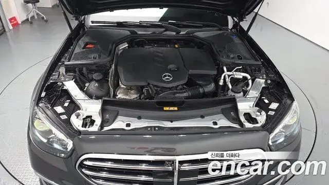 Mercedes-Benz E-Class 2023 — Şəkil 18/20