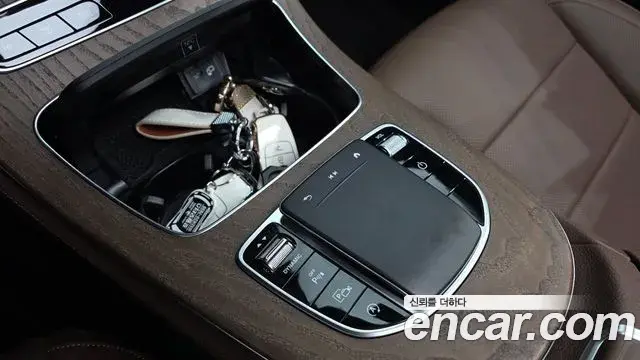 Mercedes-Benz E-Class 2023 — Şəkil 15/20