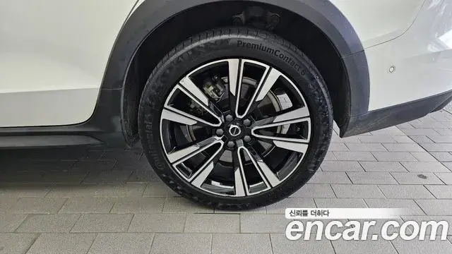 Volvo V60 Cross Country 2023 — Photo 8/34