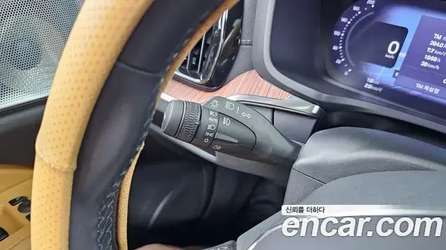 Volvo V60 Cross Country 2023 — Photo 30/34