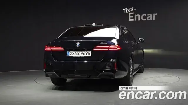 BMW 5 Series 2024 — Şəkil 35/39