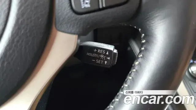 Lexus NX300h 2021 — Photo 26/38