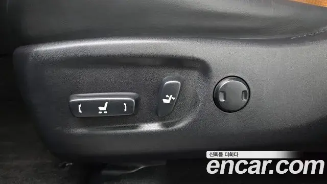 Lexus NX300h 2021 — Photo 23/38