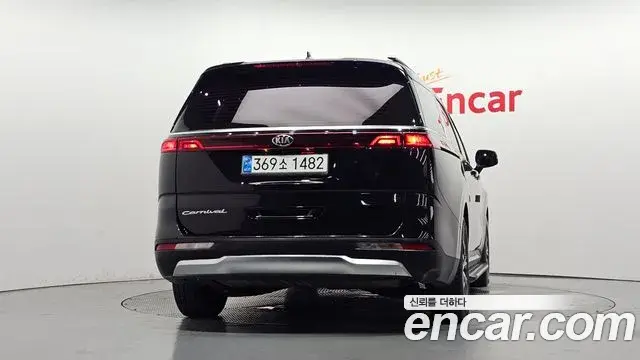 Kia Carnival 2020 — ფოტო 27/36