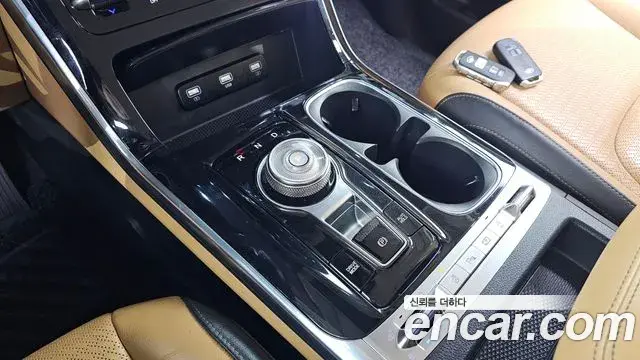 Kia Carnival 2020 — ფოტო 29/36