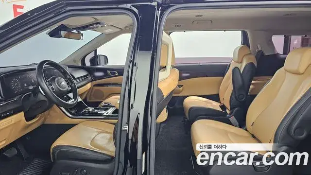Kia Carnival 2020 — ფოტო 19/36