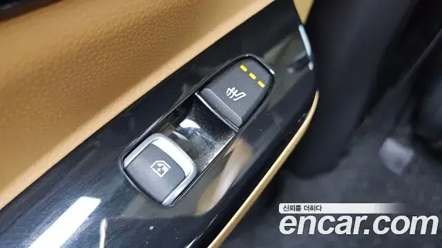 Kia Carnival 2020 — ფოტო 8/36