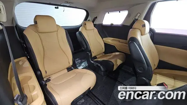 Kia Carnival 2020 — ფოტო 35/36