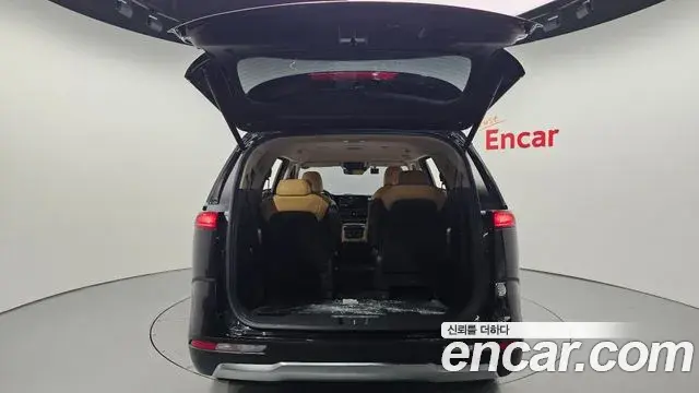 Kia Carnival 2020 — ფოტო 30/36