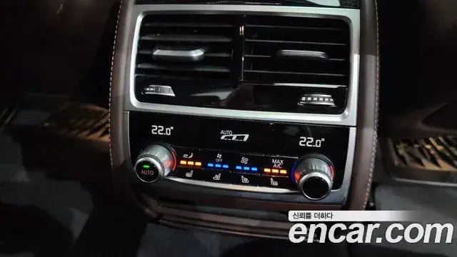 BMW 7 Series 2021 — Photo 22/36