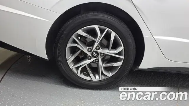 Hyundai Sonata 2022 — Фото 4/20