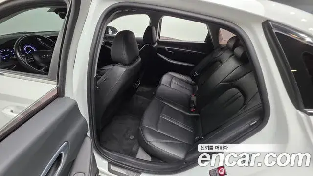 Hyundai Sonata Hybrid 2022 — Şəkil 17/38