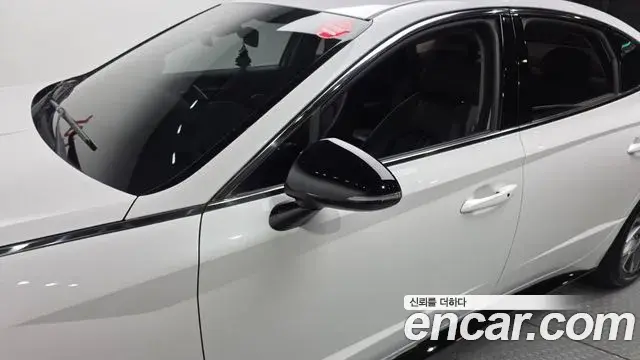 Hyundai Sonata Hybrid 2022 — Şəkil 22/38