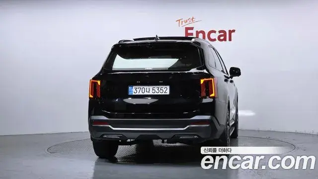 Kia Sorento 2023 — Фото 4/20