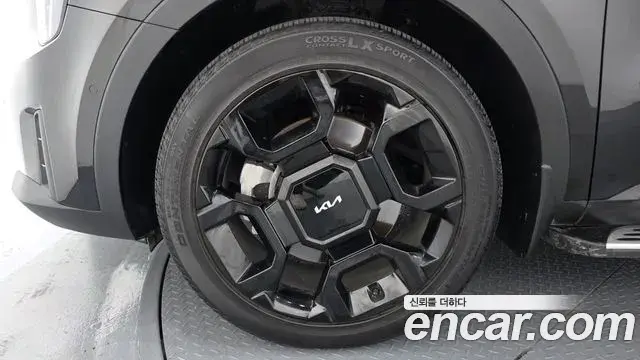 Kia Sorento 2023 — Фото 5/20