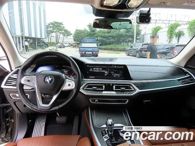 BMW X7 2022 — Photo 12/20