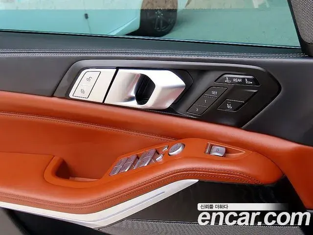 BMW X7 2022 — Photo 18/20