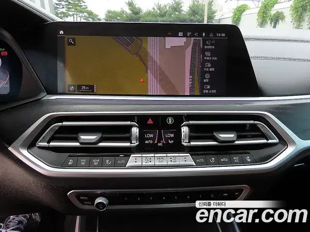 BMW X7 2022 — Photo 14/20