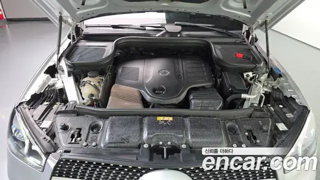 Mercedes-Benz GLE-Class 2019 — Фото 6/20