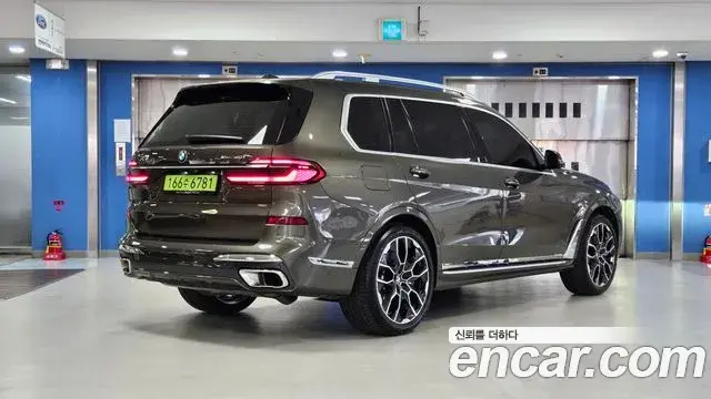 BMW X7 2026 — Фото 1/20