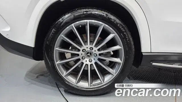 Mercedes-Benz GLE-Class 2023 — ფოტო 12/34